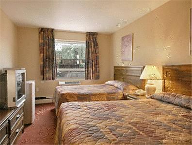 Super 8 By Wyndham Kingston Hotel Szoba fotó
